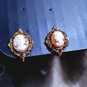 1930s antique screw back  cameo earrings
